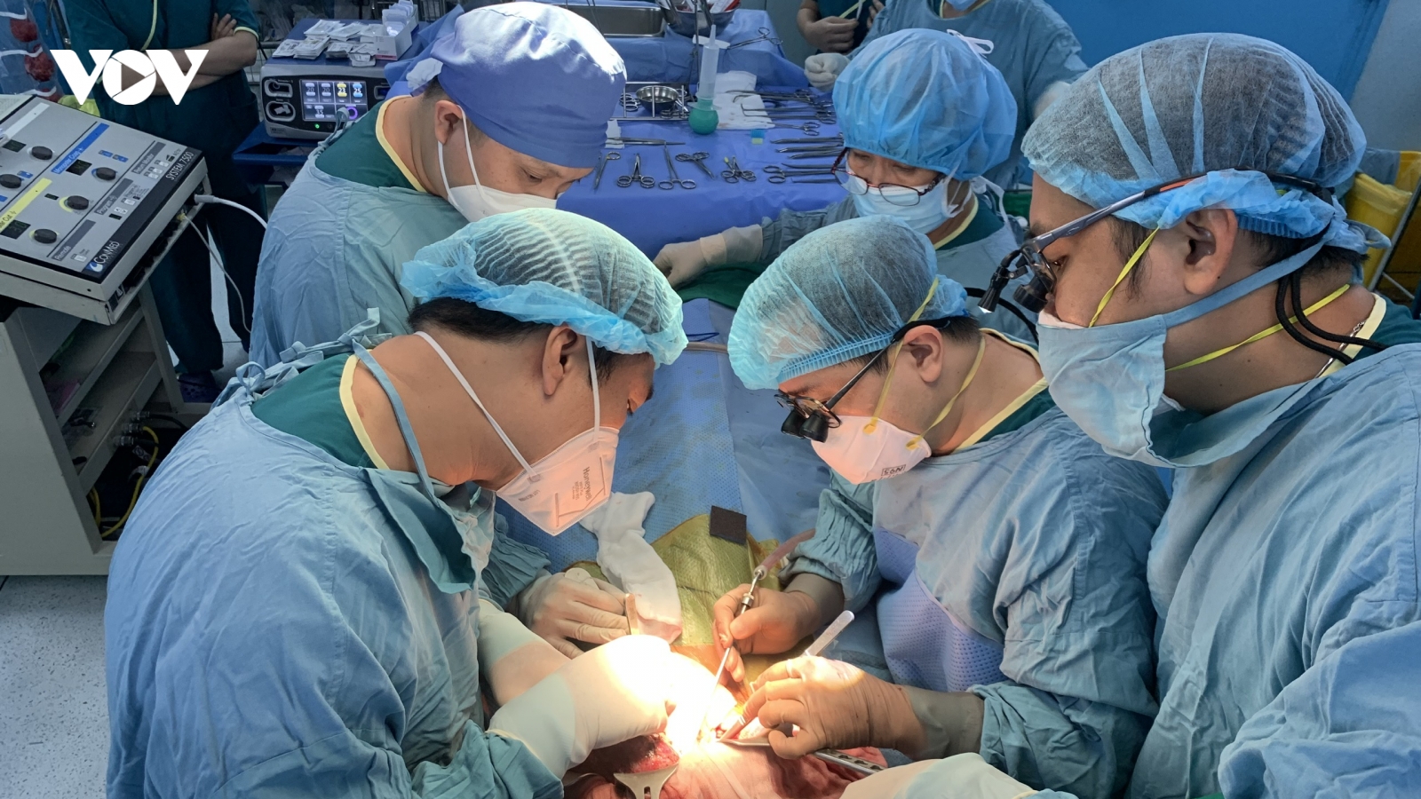 Sau hơn nửa năm gián đoạn, Bệnh viện Nhi đồng 2 ghép gan trở lại