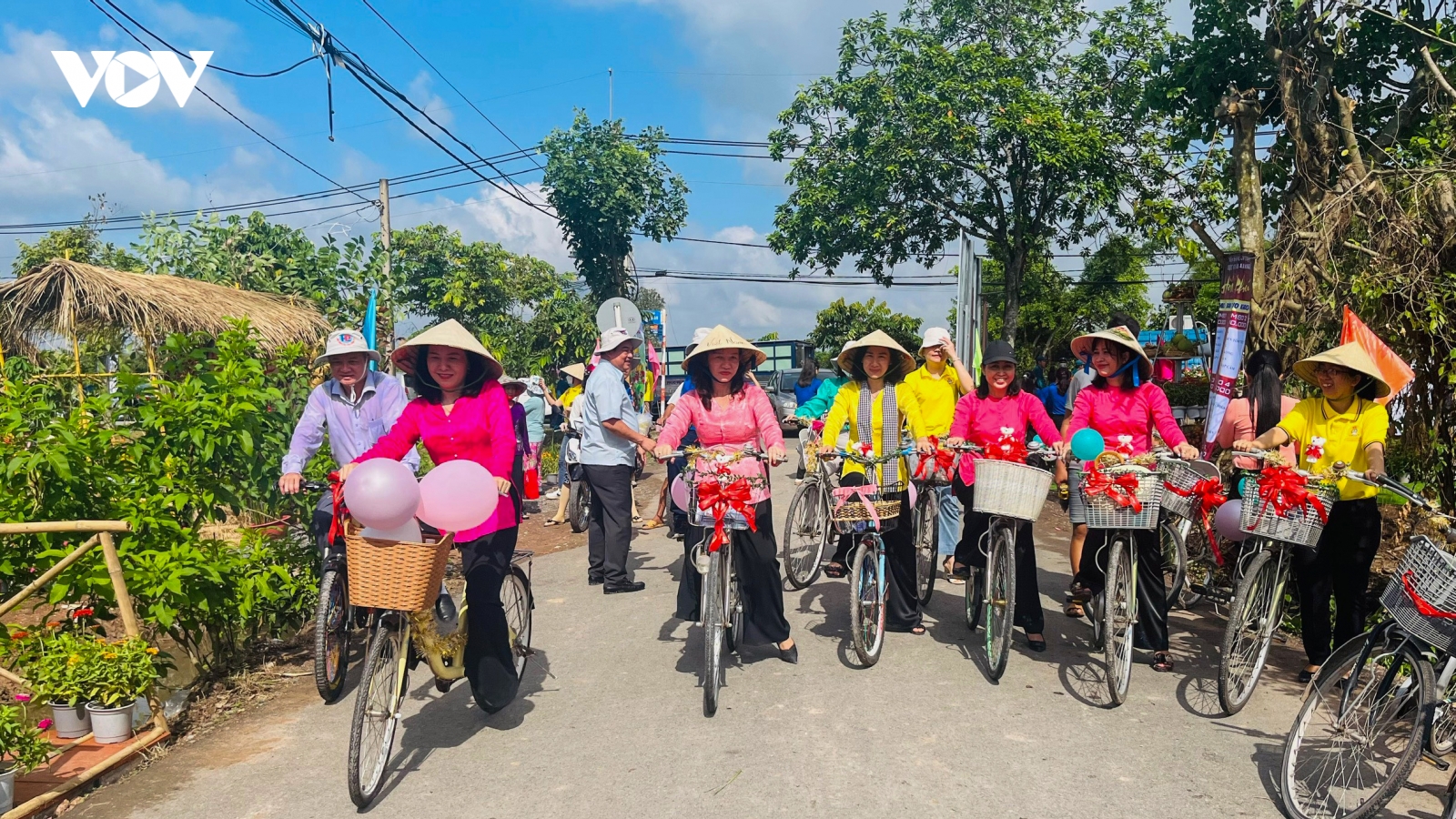 Ra mắt tour du lịch “Hoa thơm, trái ngọt vùng Đất thép” tại TP.HCM
