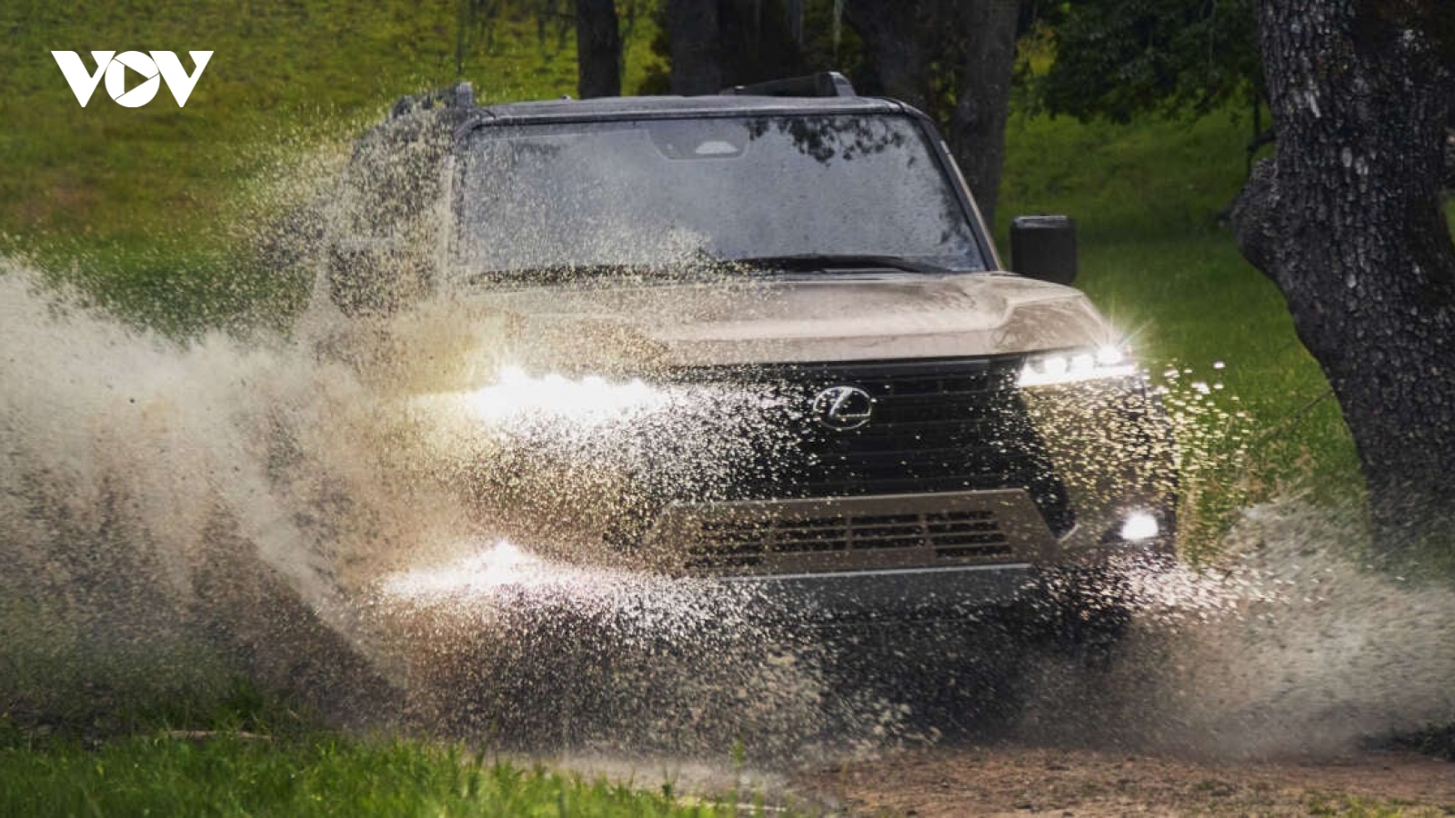 Lexus hé lộ hình ảnh GX và TX 2024 ngay trước thềm ra mắt