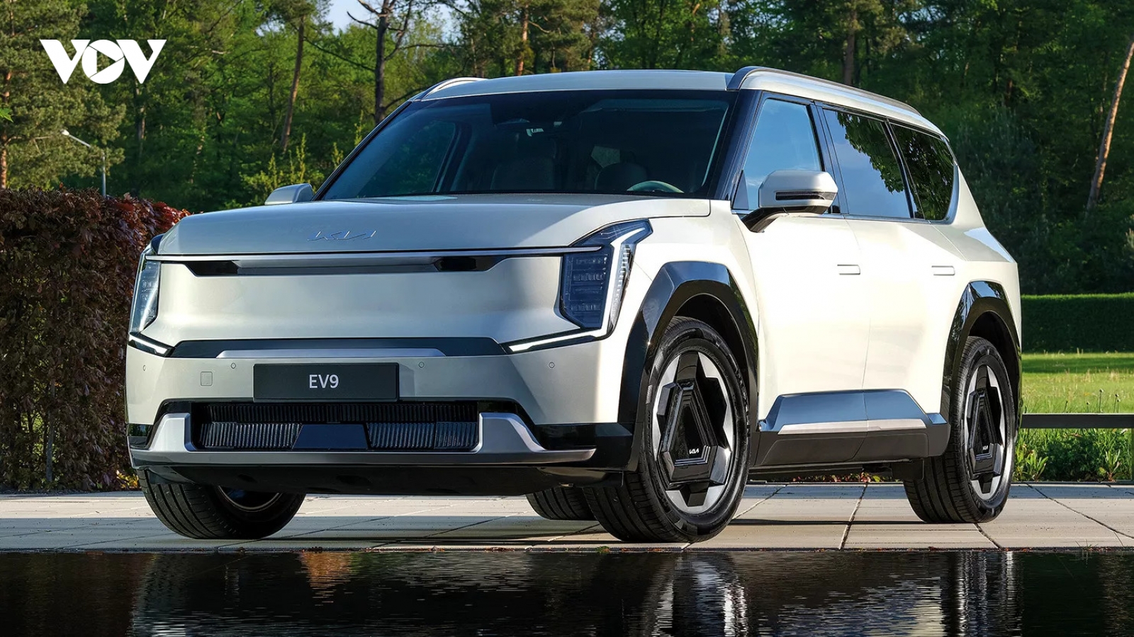 Ô tô điện Kia EV9 tiếp tục lộ diện hình ảnh rõ nét trước khi ra mắt