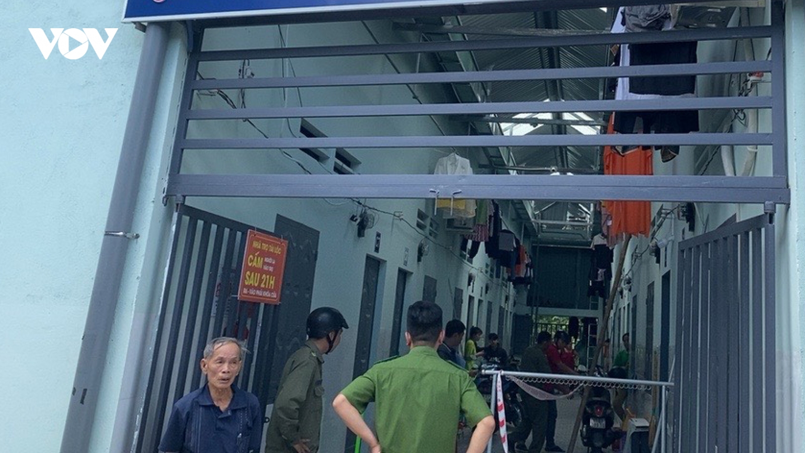 Đôi nam nữ ở Bình Dương tử vong trong căn phòng trọ khóa trái cửa