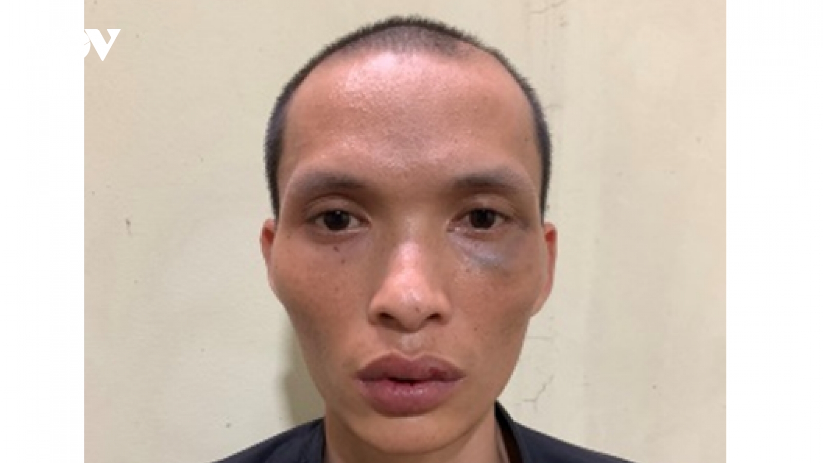 Bắt khẩn cấp đối tượng dùng bơm kim tiêm đe dọa cướp điện thoại của trẻ em