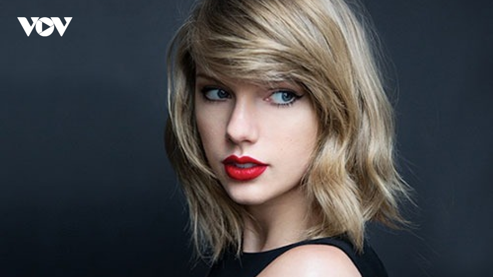 Taylor Swift bị phạt hàng nghìn USD vì vứt rác trước nhà