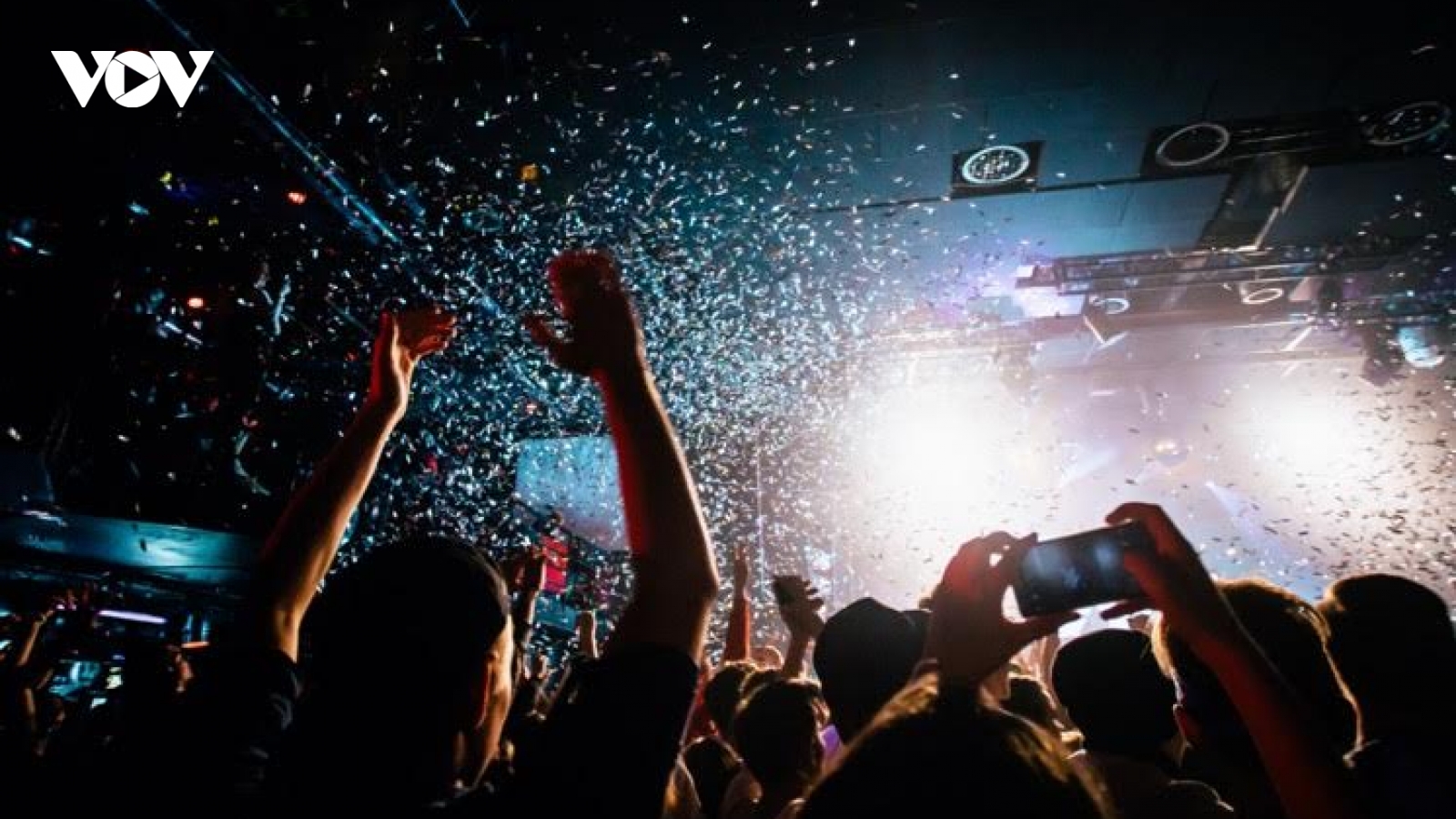 Siêu đại nhạc hội 8Wonder là show diễn đầu tiên tại châu Á của Charlie Puth
