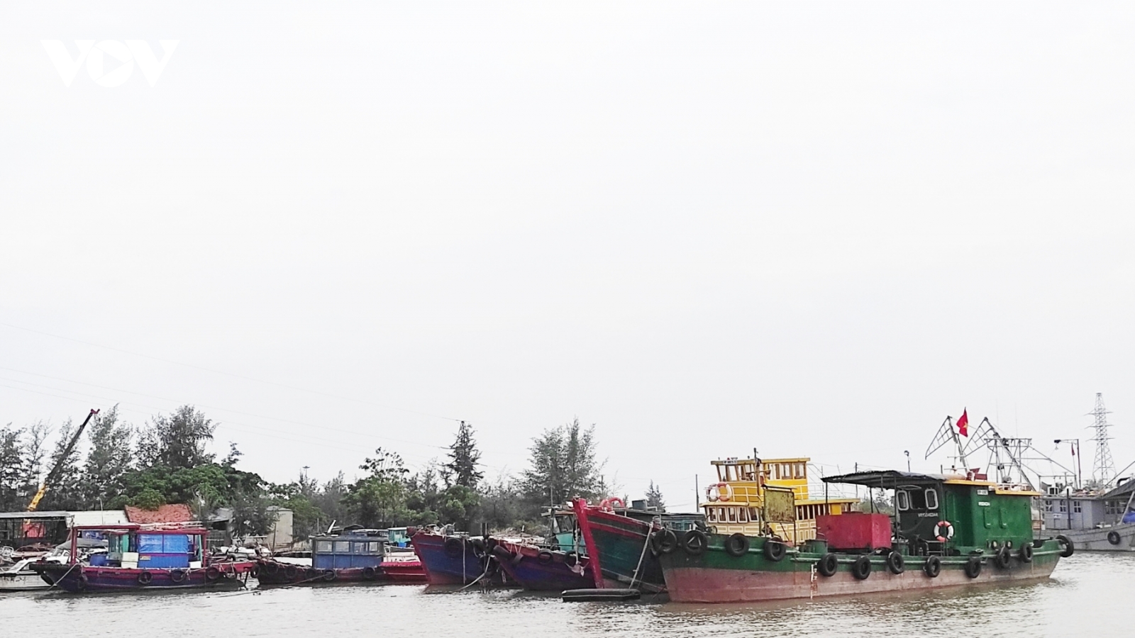 Hải Phòng không để phương tiện hoạt động trong sóng to, gió lớn