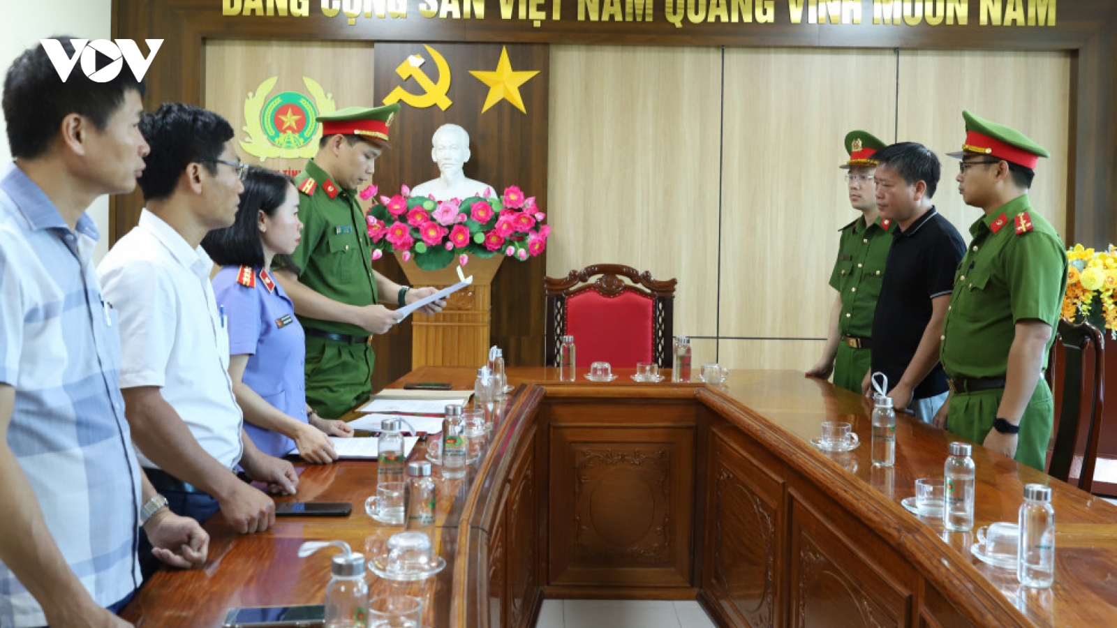 “Phù phép” 28 tài liệu, hợp đồng, Giám đốc Công ty VN11 bị bắt giam
