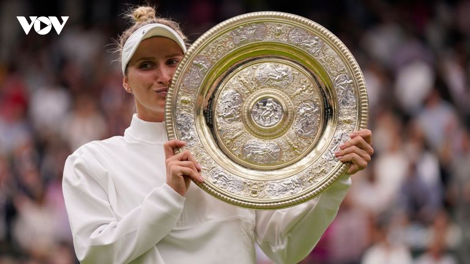 Vondrousova đi vào lịch sử khi vô địch Wimbledon 2023