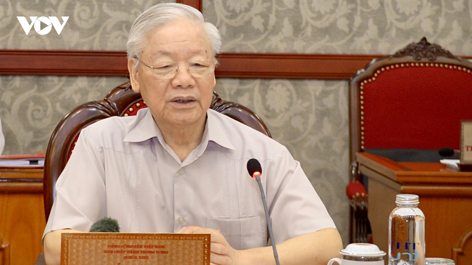 Bộ Chính trị yêu cầu có giải pháp cho trái phiếu DN, bất động sản, chứng khoán