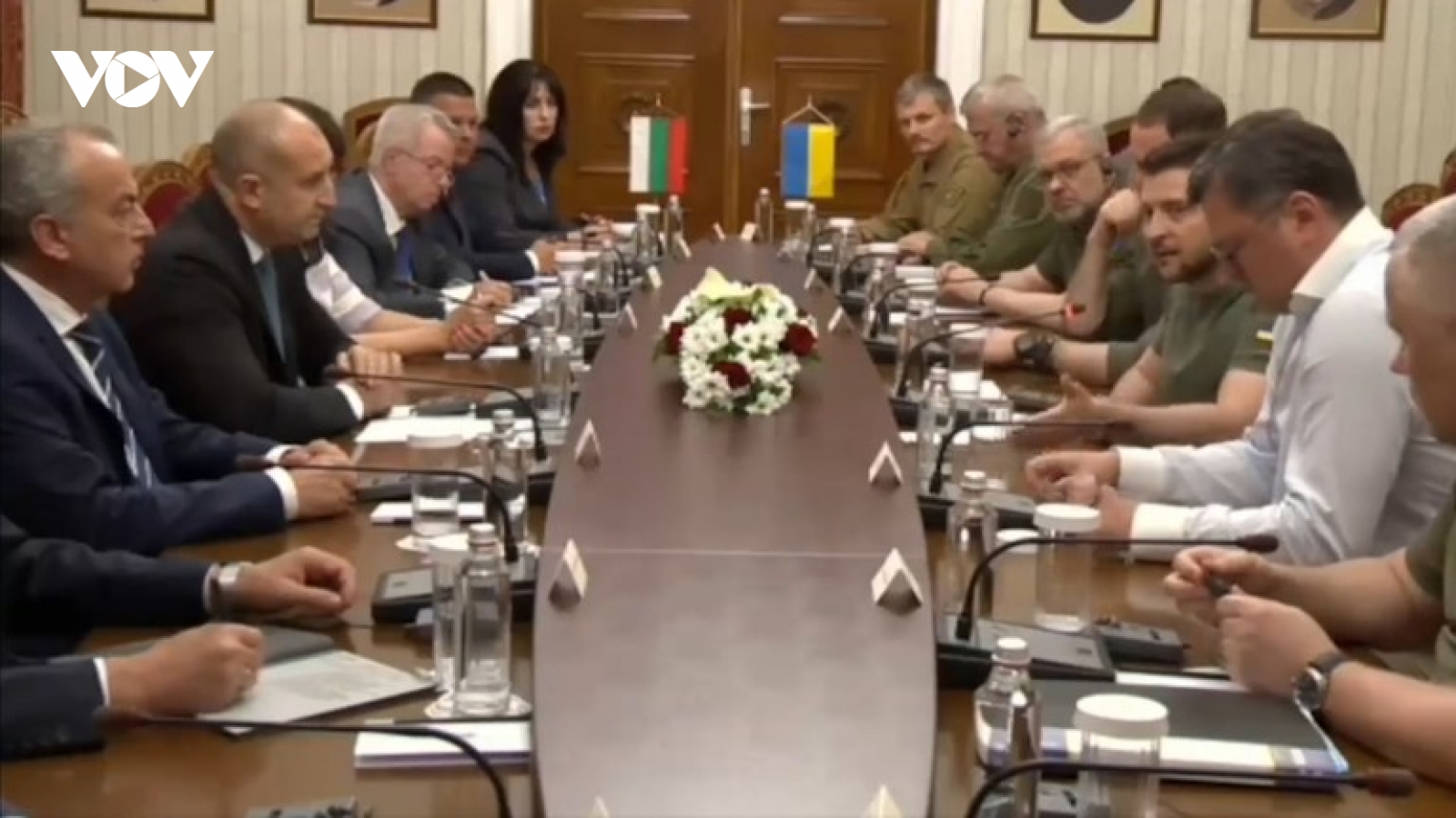 Ông Zelensky bất đồng với Tổng thống Bulgaria về yêu cầu vũ khí