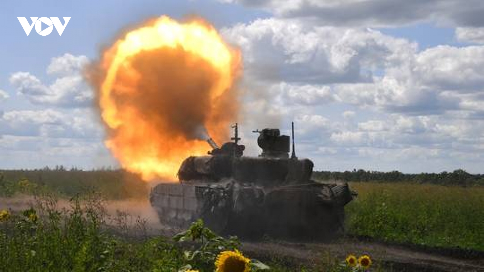 Xe tăng Nga phá hủy đoàn xe bọc thép của Ukraine, chặn đứng nỗ lực tấn công