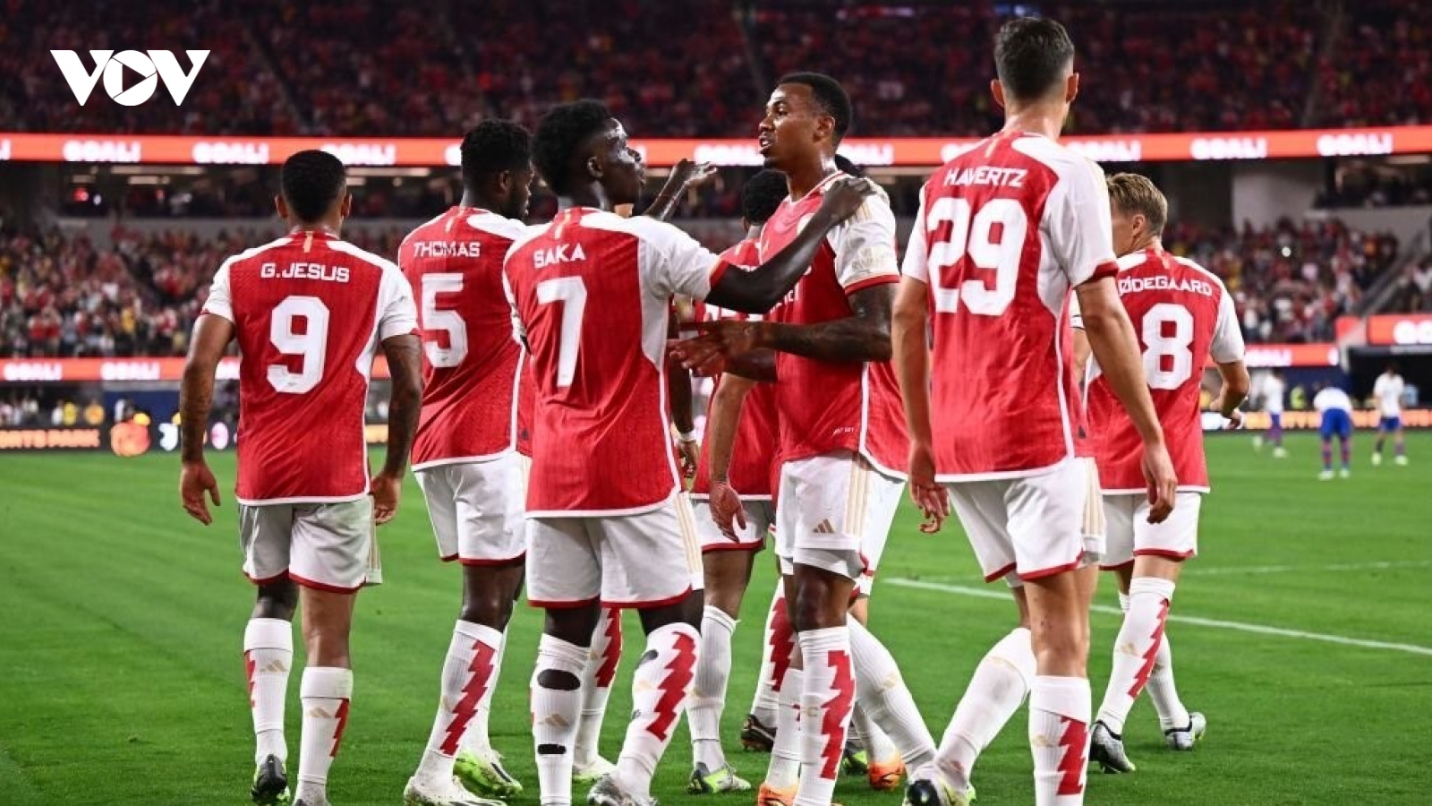 Arsenal đánh bại Barca trong "bữa tiệc bóng đá" trên đất Mỹ