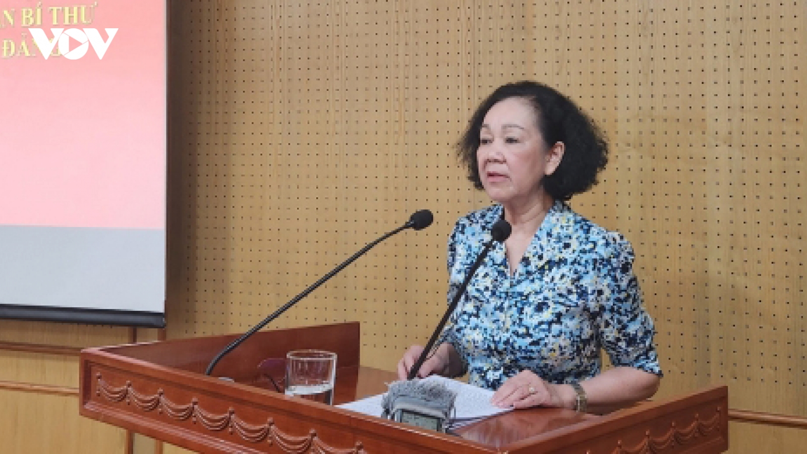 Thực hiện nghiêm việc không bố trí người có quan hệ gia đình trong 13 ngành