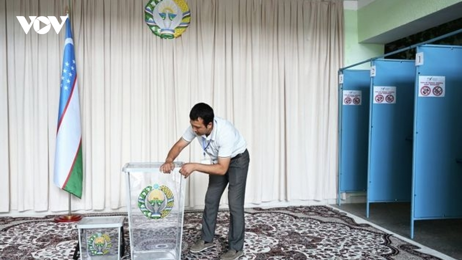 Uzbekistan bầu cử tổng thống trước hạn
