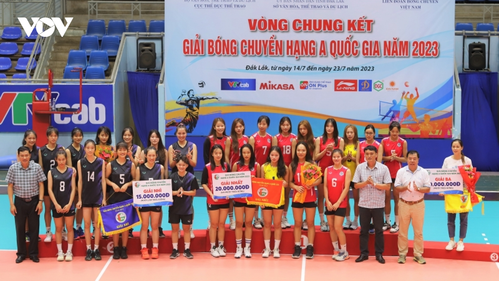 Nữ Hà Nội và nam Vĩnh Long giành ngôi vô địch bóng chuyền hạng A toàn quốc 2023