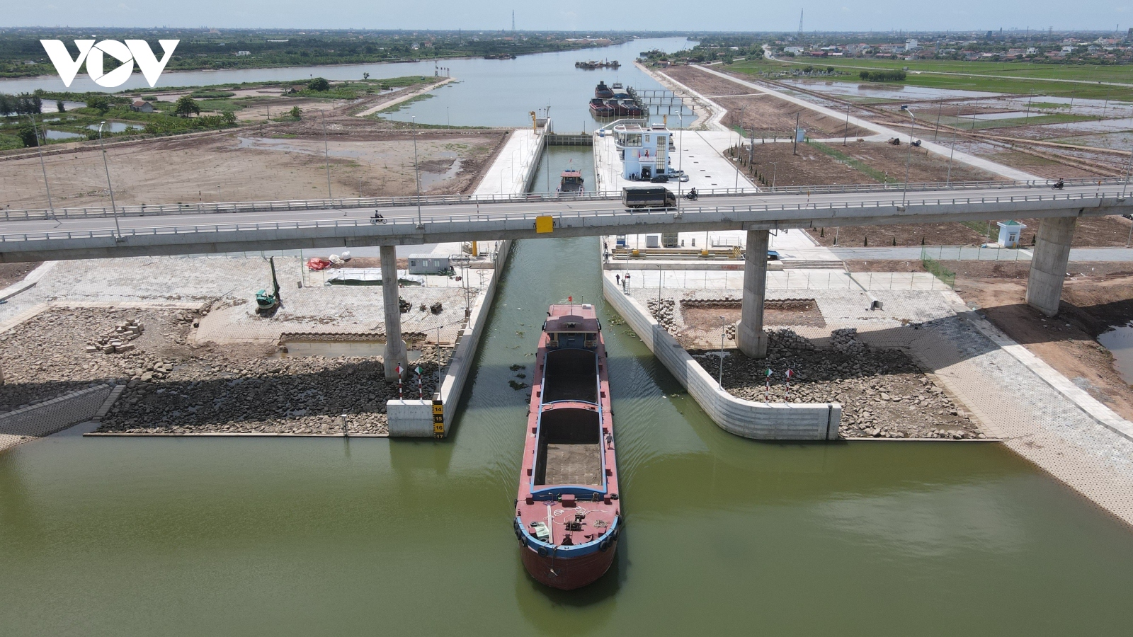 Chính thức thông kênh nối Đáy - Ninh Cơ hơn 100 triệu USD cho tàu qua lại