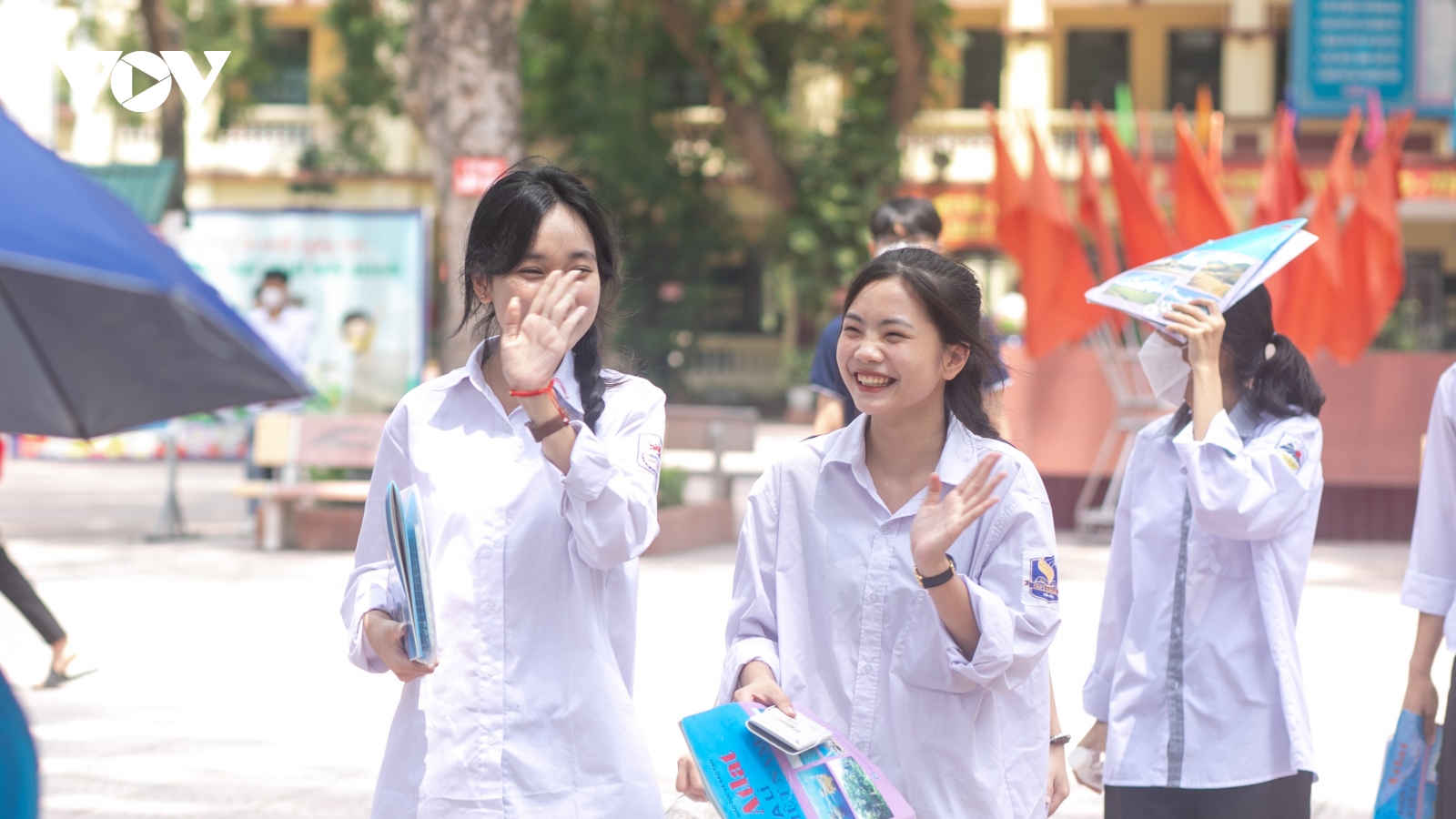 Thi tốt nghiệp THPT: Lưu ý cách làm bài thi Ngữ văn từ đề thi tham khảo