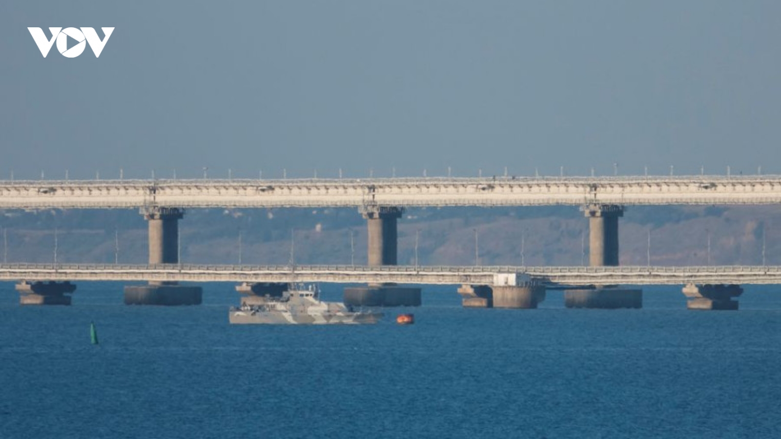 Nổ lớn trên cầu Crimea khiến 2 người thiệt mạng