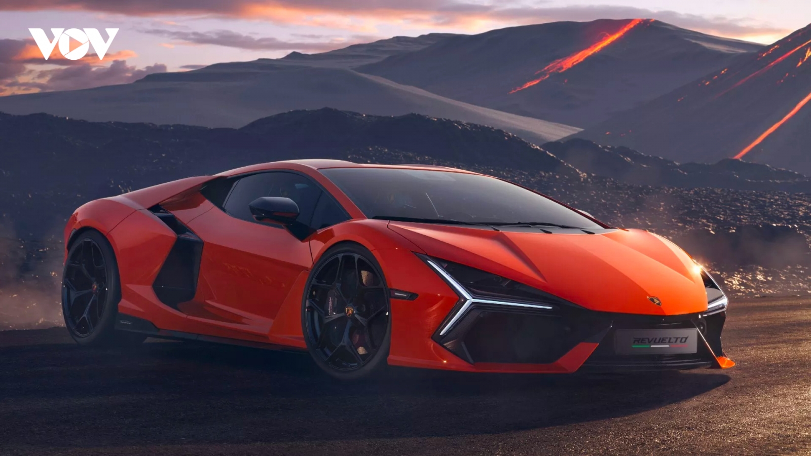 Muốn mua siêu xe Lamborghini Revuelto khách hàng phải đợi 2 năm