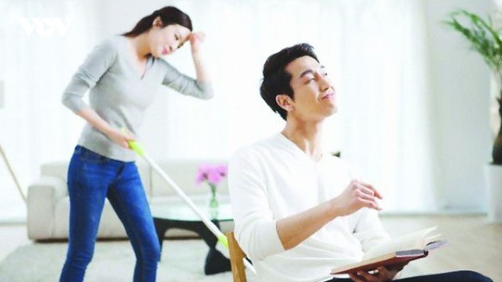 Vợ chồng cãi vã chỉ vì tính... ở bẩn