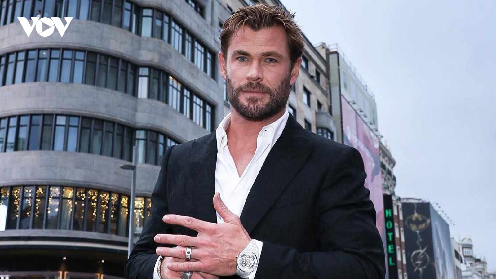 Thần Sấm Chris Hemsworth tiết lộ công việc đầu tiên được trả lương