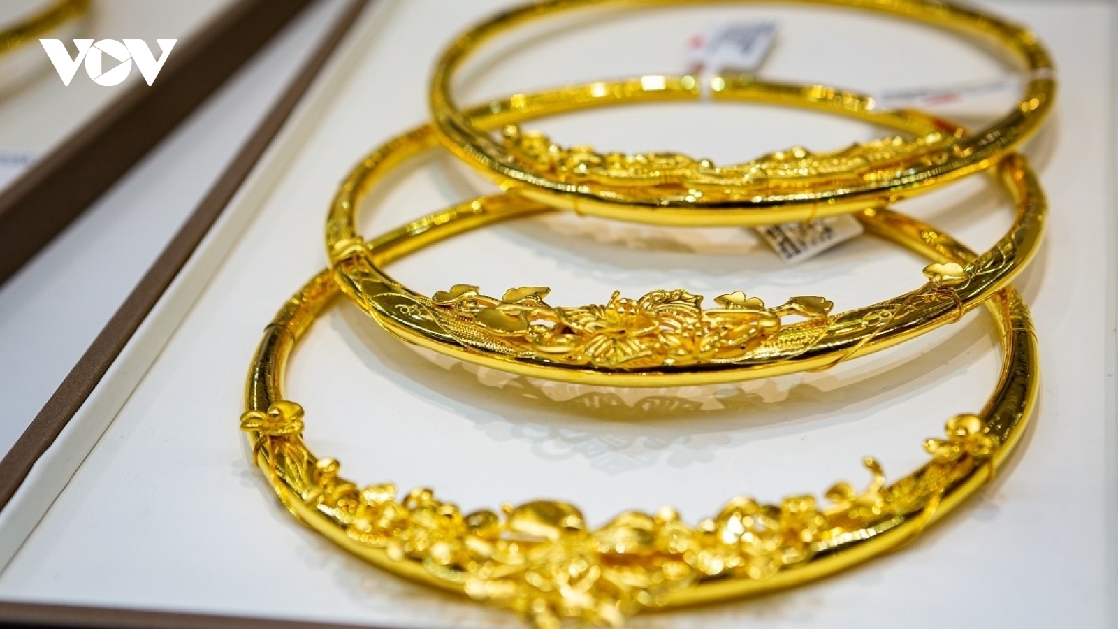 Giá vàng hôm nay 22/1: Vàng SJC bán ra giảm 400.000 đồng/lượng
