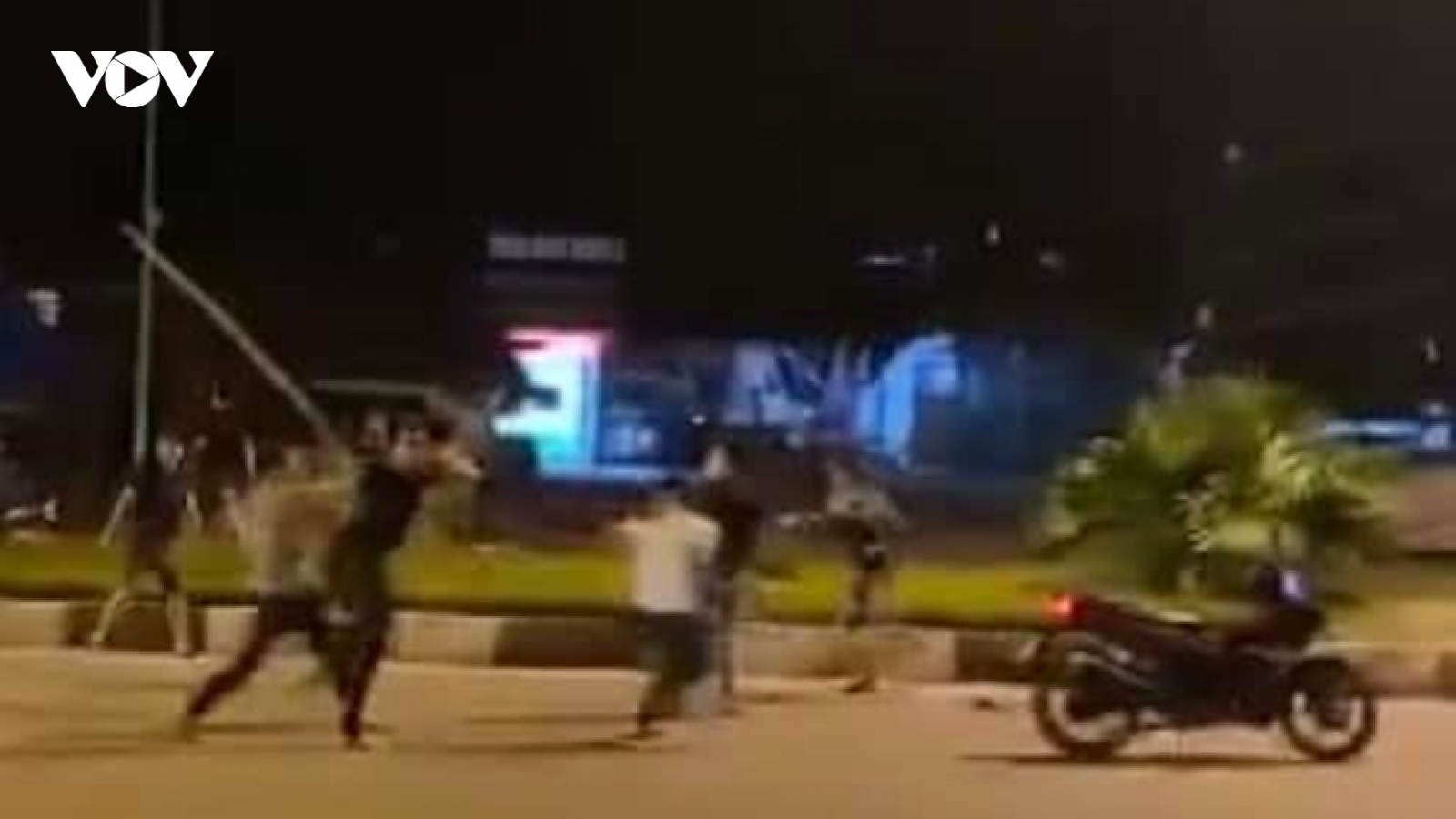 Thanh niên ẩu đả sau va chạm giao thông khiến 3 người thương vong