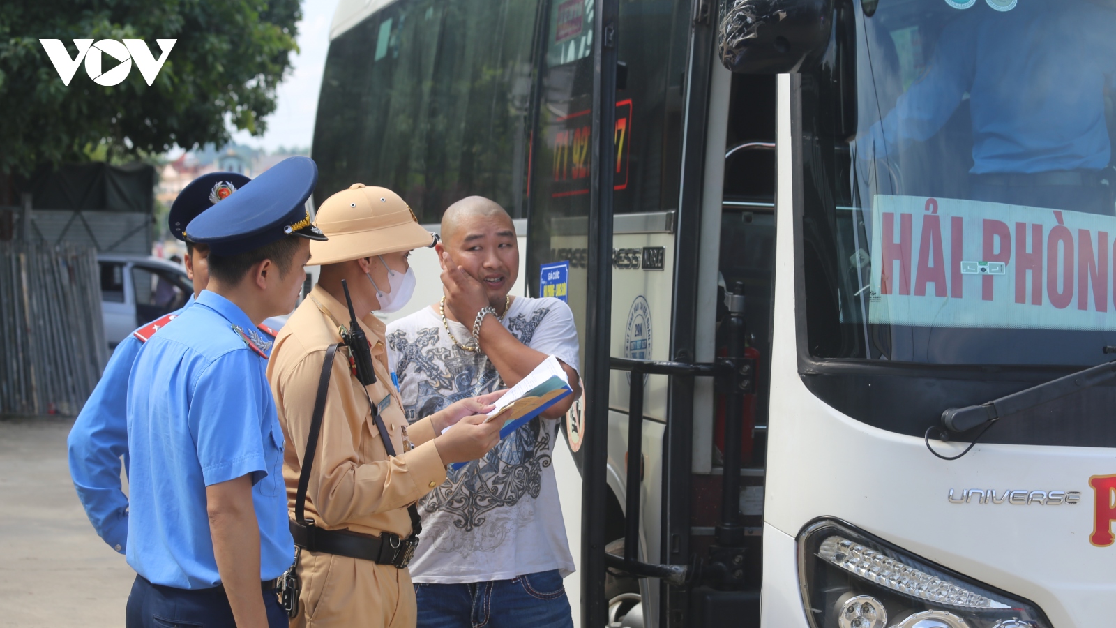 Sau phản ánh của VOV, Lạng Sơn tăng cường xử lý “xe dù bến cóc”
