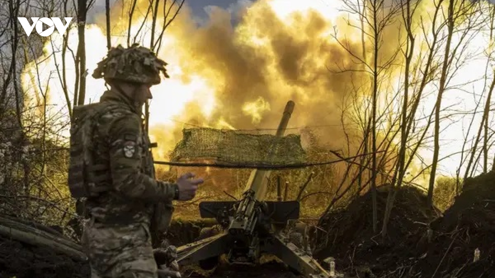Nga tập kích cứ điểm Ukraine, Kiev ồ ạt tấn công kho vũ khí và doanh trại Nga