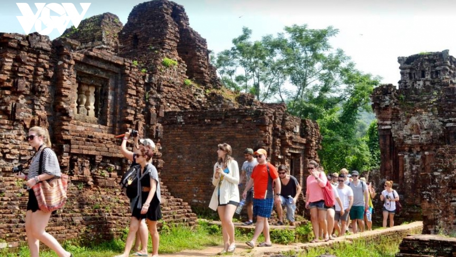'Multilingual Voiceover - Audio Guide' debuts at My Son World Cultural Heritage