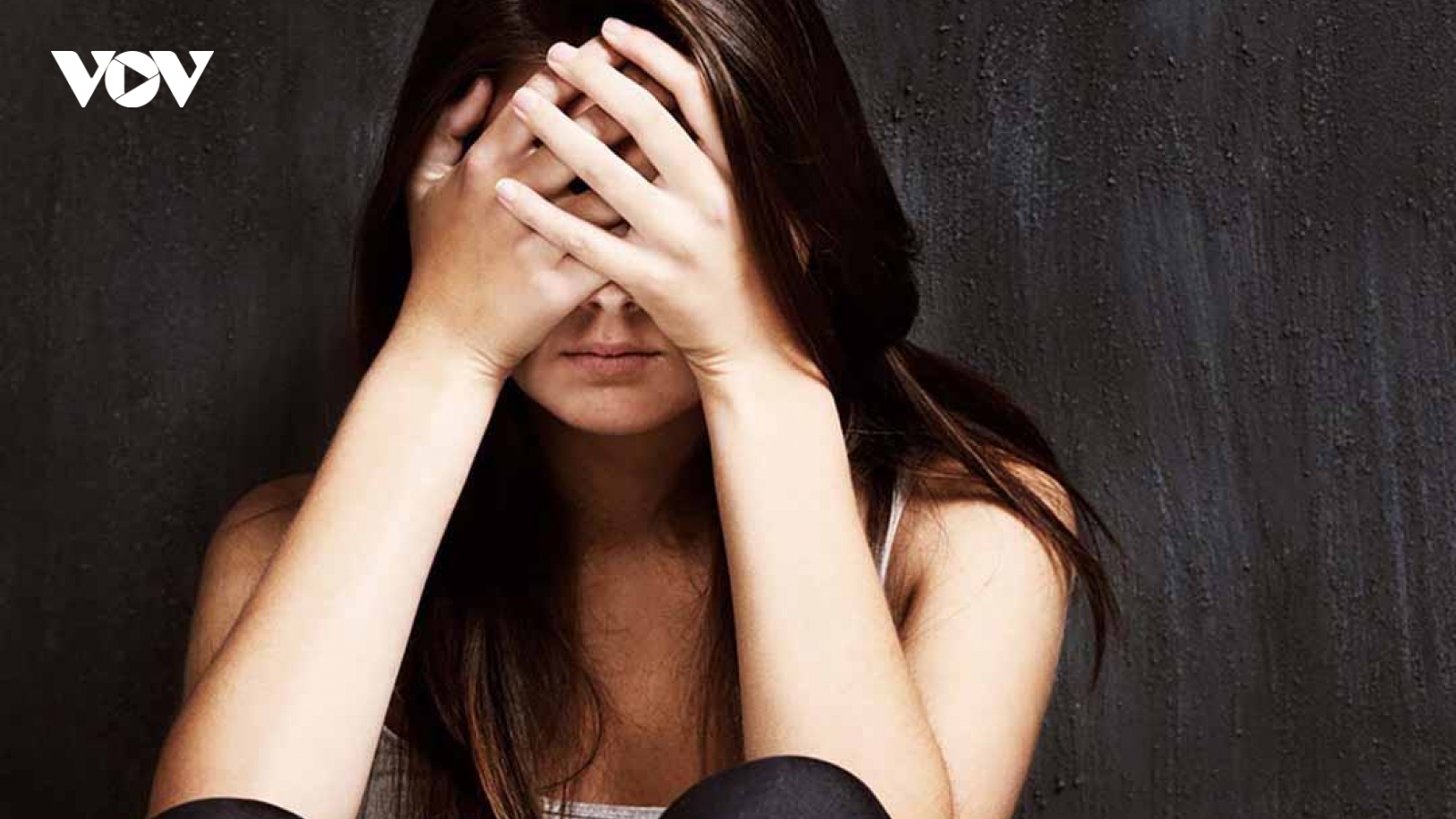 Nghe lén cuộc trò chuyện của chồng, tôi phát hiện bí mật động trời