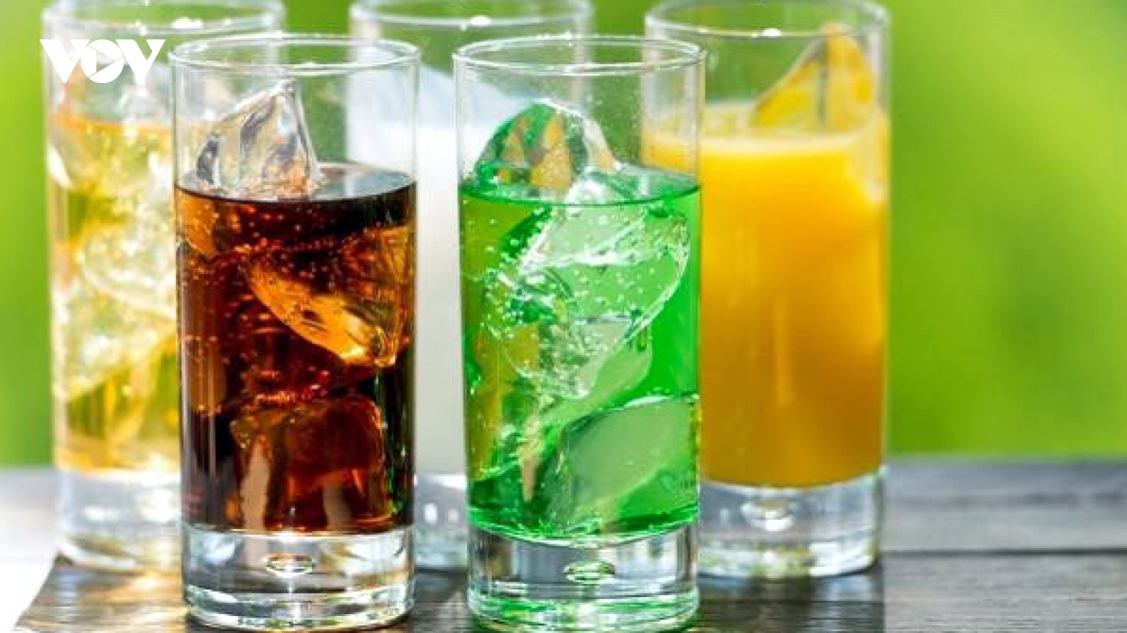 Áp thuế tiêu thụ đặc biệt với đồ uống có đường: Cân nhắc tác động tiêu cực