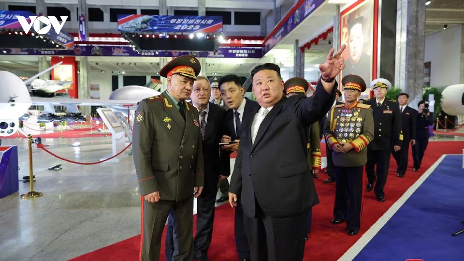 Ông Kim Jong Un tiếp đón Bộ trưởng Quốc phòng Nga ở Bình Nhưỡng