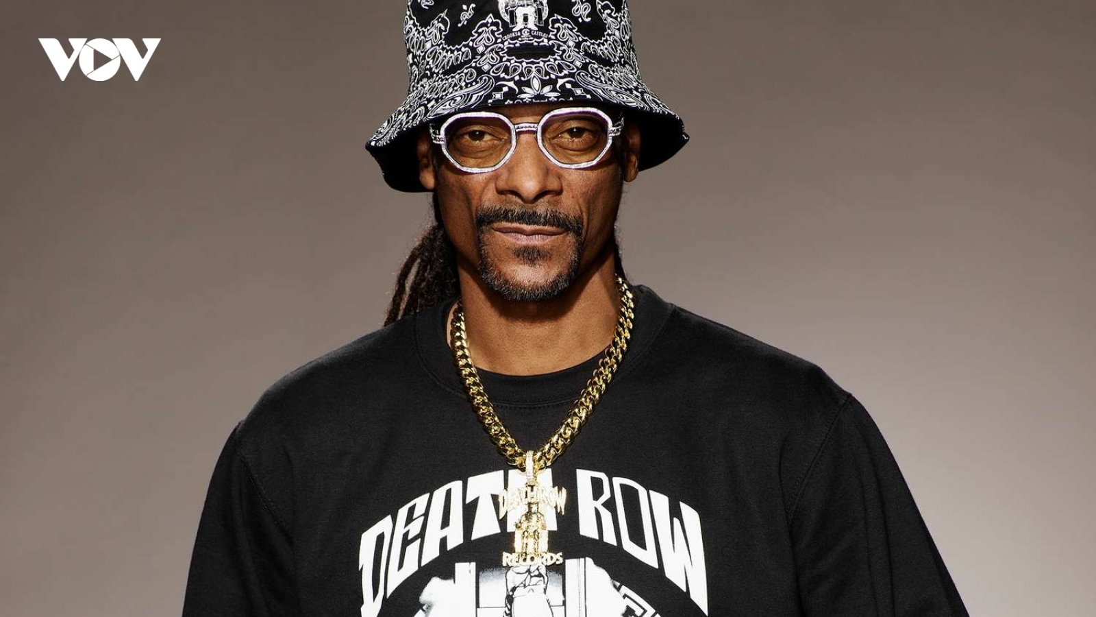 Rapper Snoop Dogg từng nuôi gián làm thú cưng trong nửa năm