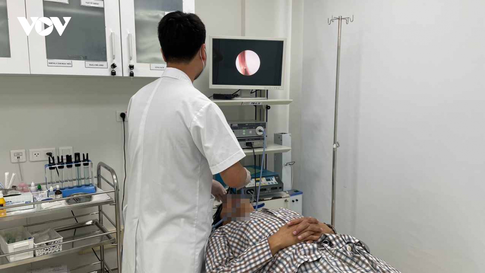 Suy tuyến thượng thận nếu tự ý dùng thuốc xịt mũi có corticoid kéo dài
