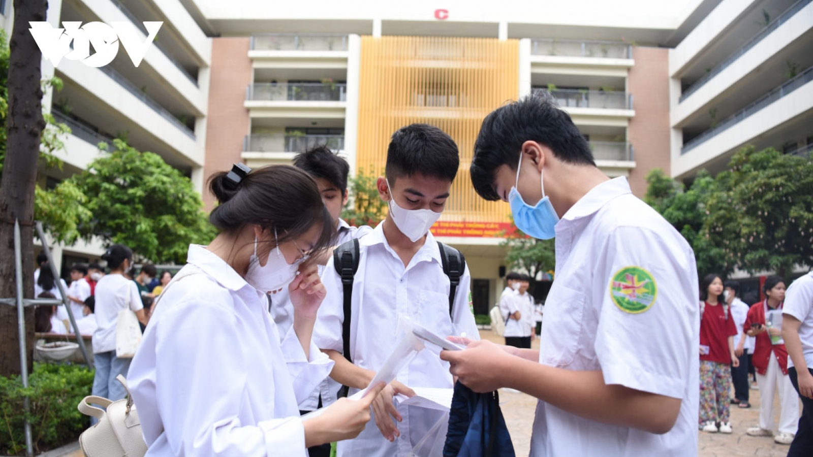 Điểm danh 10 trường có điểm chuẩn thi vào 10 cao nhất Hà Nội