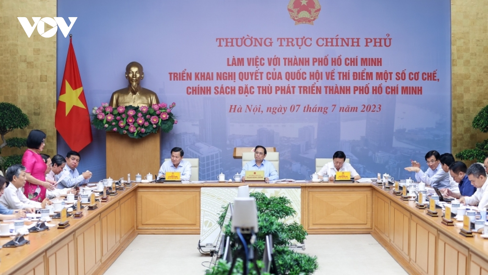 Thủ tướng chủ trì cuộc làm việc nhằm triển khai cơ chế vượt trội cho TP.HCM