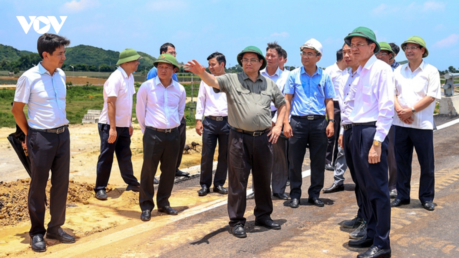 Thủ tướng khảo sát tuyến đường Đông-Tây trọng điểm của tỉnh Ninh Bình