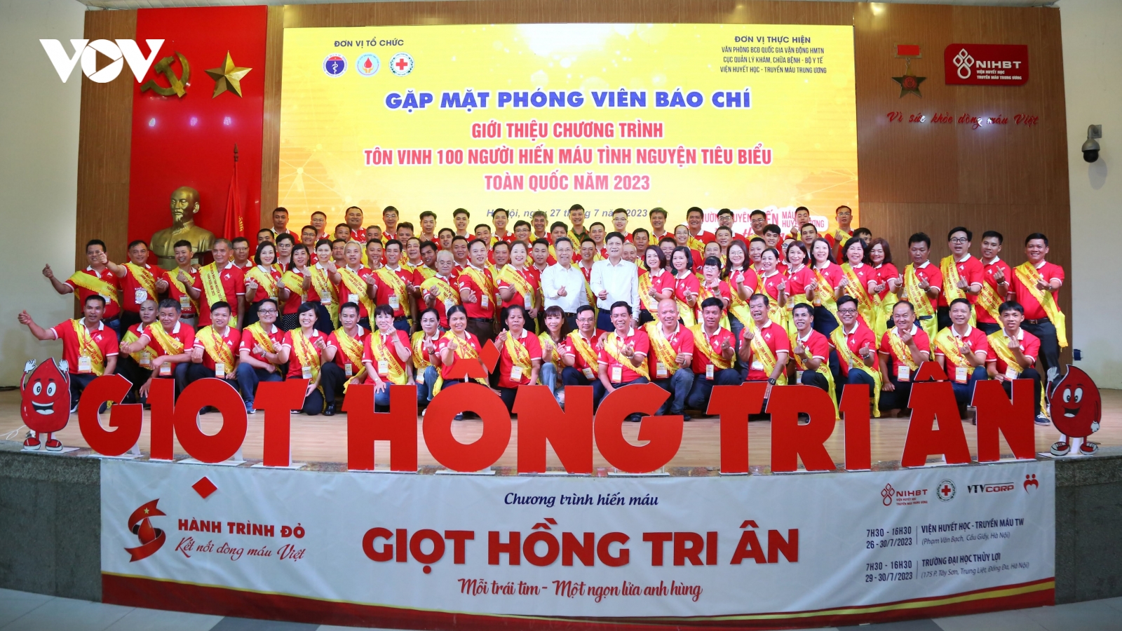 Tôn vinh 100 người hiến máu tiêu biểu toàn quốc năm 2023
