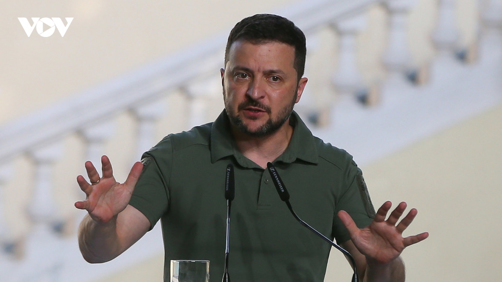 Tổng thống Zelensky thừa nhận Ukraine chia sẻ mọi thông tin với CIA