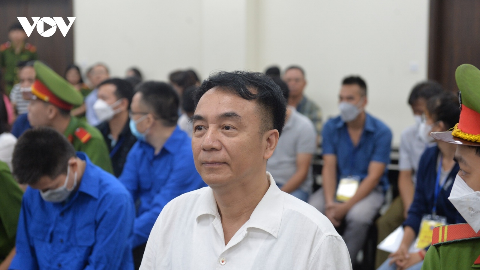 Cựu Phó Cục trưởng Trần Hùng hầu tòa, 5 luật sư bào chữa