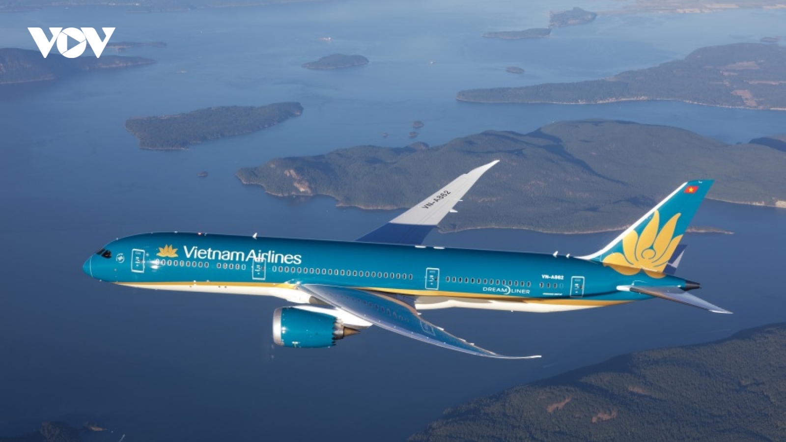 Vietnam Airlines điều chỉnh nhiều đường bay quốc tế để tránh bão Doksuri