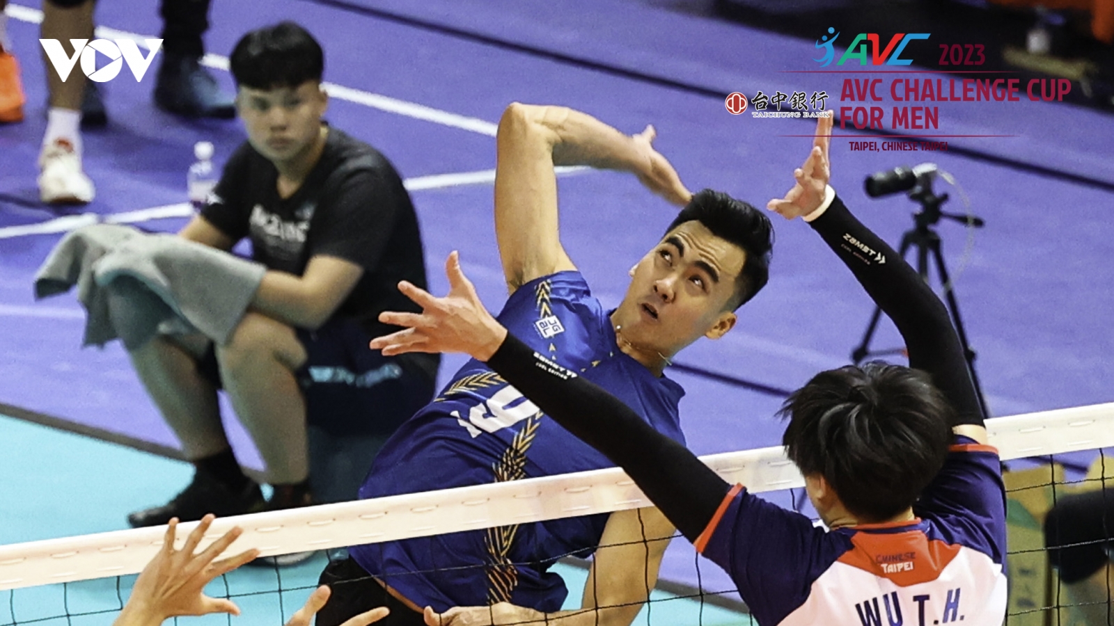 Bóng chuyền nam Việt Nam "gây sốc" ở giải đấu châu Á