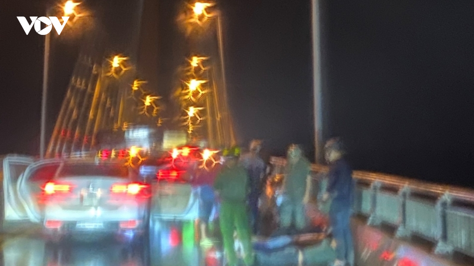 Chặn cầu Rạch Miễu ở Tiền Giang khống chế, bắt giữ 31 đối tượng mang hung khí đánh nhau