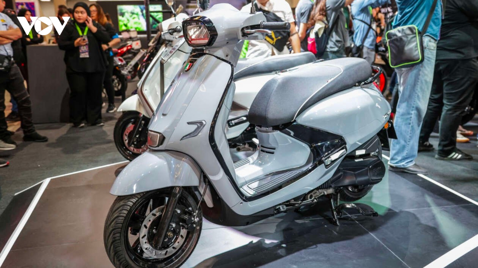 Xe tay ga SYM Tuscany 2023 trình làng, cạnh tranh với Vespa Sprint