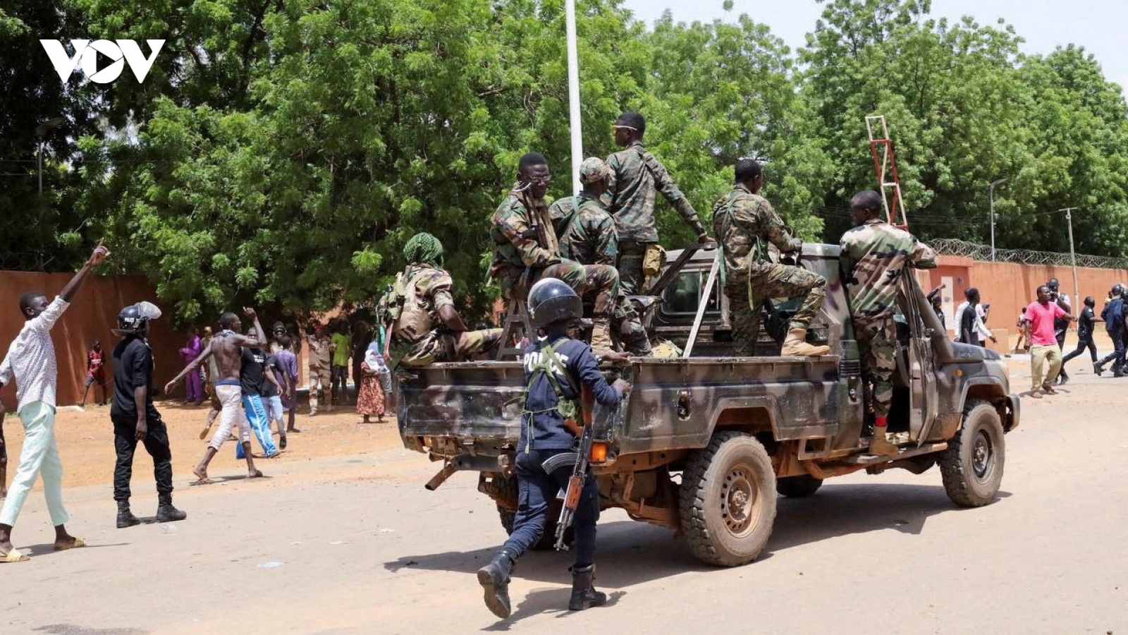 Đảo chính tại Niger: Can thiệp quân sự là giải pháp cuối cùng của ECOWAS
