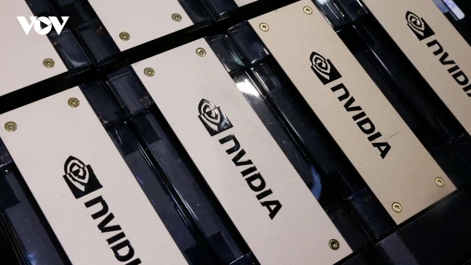 Nhu cầu chip AI tăng mạnh, doanh thu Nvidia lập kỷ lục