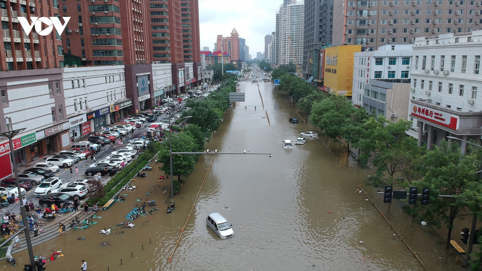 Trung Quốc có nguy cơ hứng chịu bão kép