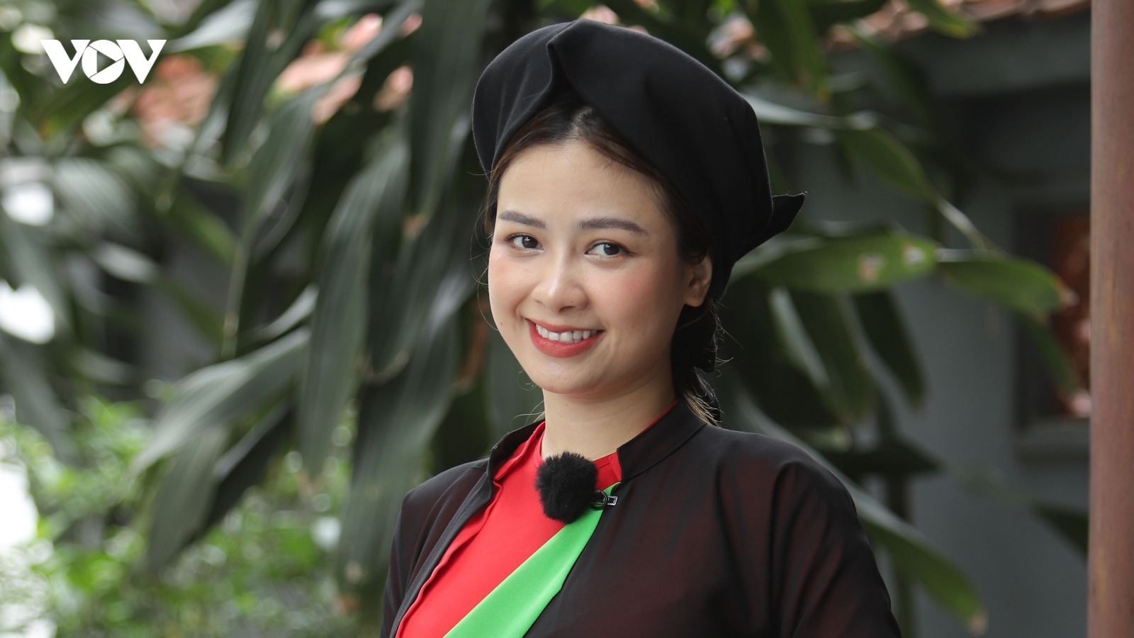 Dương Hoàng Yến hóa "liền chị", hát dân ca quan họ cực ngọt trong "La cà hát ca"