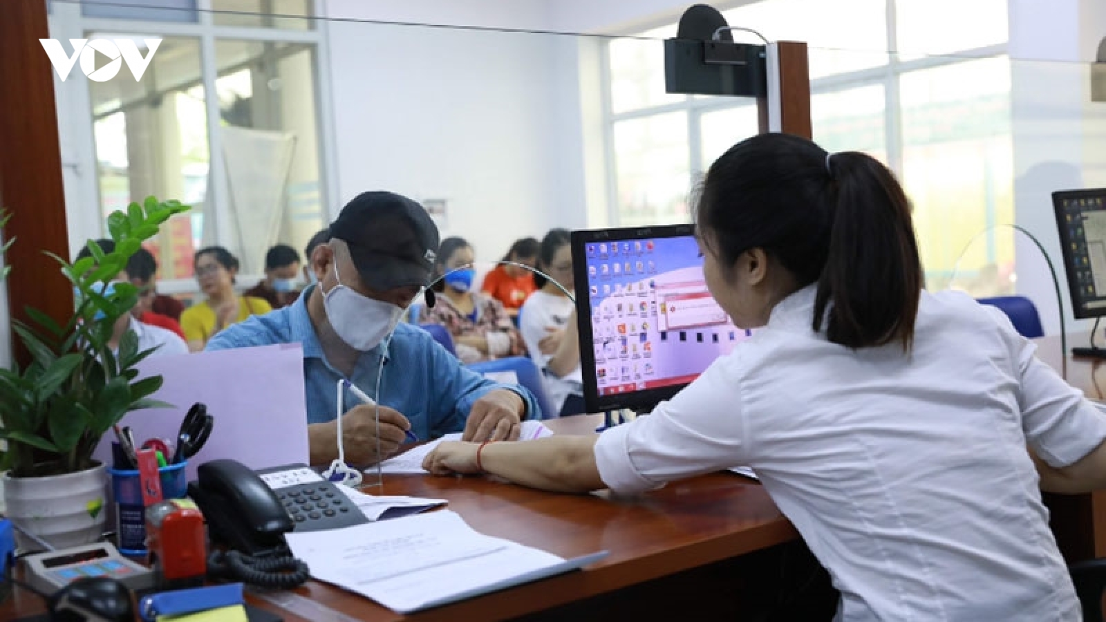 Tình trạng chây ì, trốn nợ đóng BHXH và giải pháp nào để ngăn chặn?