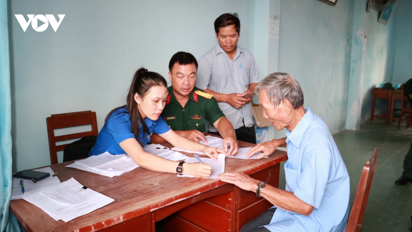 Đoàn kinh tế Quốc phòng 516 Quân khu 5 hỗ trợ nông dân huyện đảo Lý Sơn